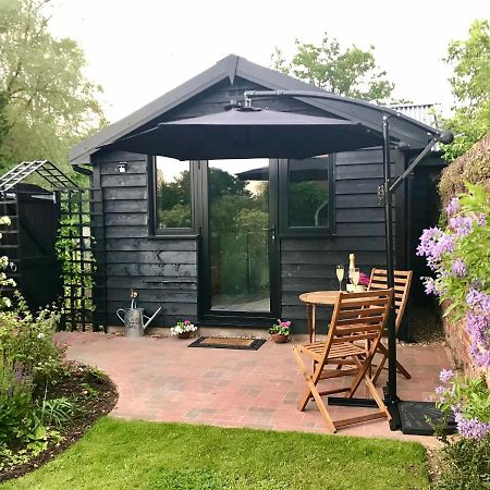לונג מלפורד Melford Allotment Shed-Vintage Lodge Suffolk מראה חיצוני תמונה