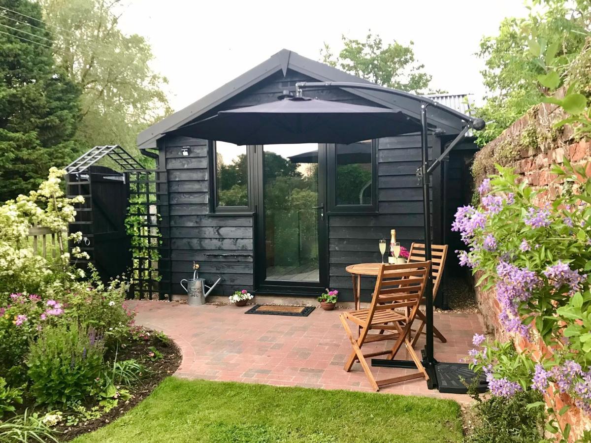 לונג מלפורד Melford Allotment Shed-Vintage Lodge Suffolk מראה חיצוני תמונה